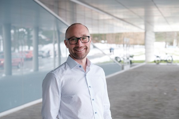Le Pr Maxime Trempe, de l'Universit&eacute; Bishop's.