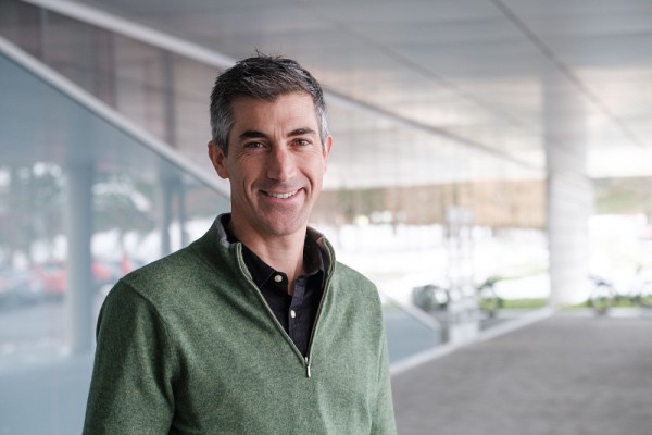 Le Pr Pierre-Michel Bernier, de la Facult&eacute; des sciences de l'activit&eacute; physique de l'UdeS.