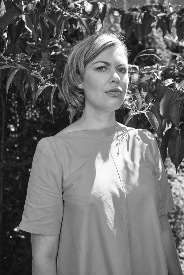 L'artiste Erin Gee effectuera une r&eacute;sidence &agrave; l'Institut quantique. 