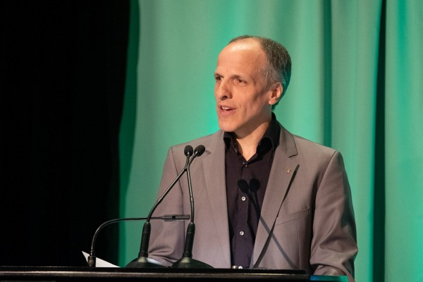 Le recteur, le professeur Pierre Cossette, a t&eacute;moign&eacute; de la valeur inestimable que l&rsquo;Universit&eacute; de Sherbrooke attribue &agrave; la qualit&eacute; de l&rsquo;enseignement.