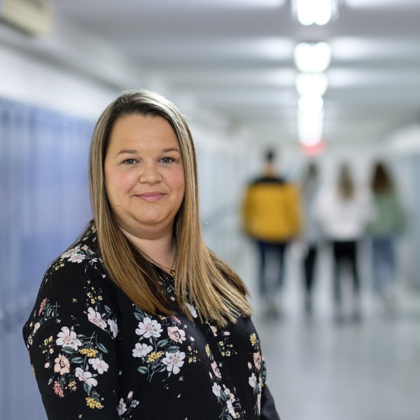 Professeure Danyka Therriault.