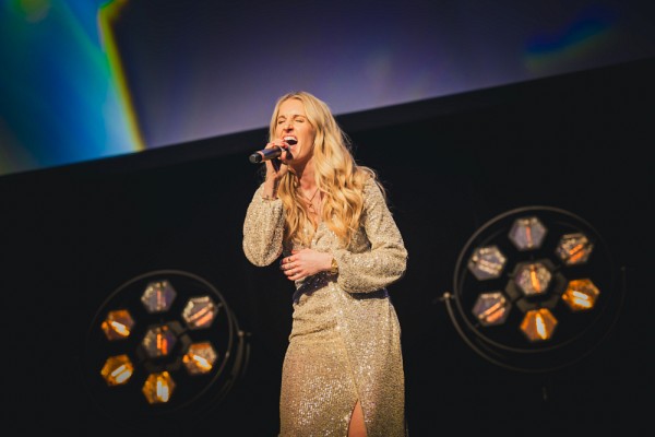 Marie-&Egrave;ve Proulx a interpr&eacute;t&eacute; la pi&egrave;ce American Boy d'Estelle.