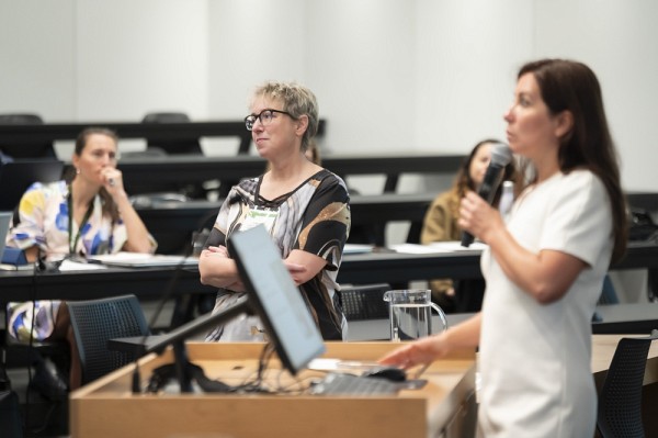 Pre Edith Vezina (au centre)