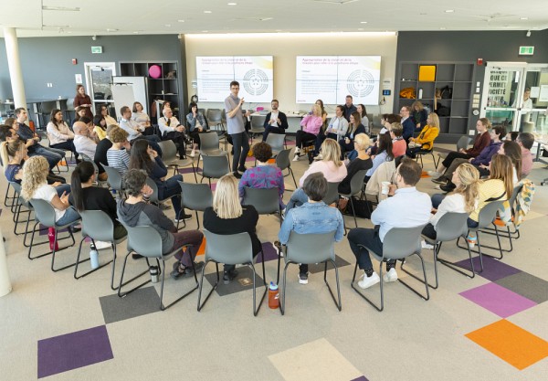 L&rsquo;exercice de l&rsquo;aquarium (fishbowl), pilot&eacute; par l&rsquo;&eacute;quipe de la firme Dynamo, qui accompagne la Facult&eacute; dans sa d&eacute;marche.