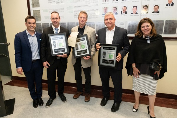 Les r&eacute;cipiendaires du prix UdeS-VoiceAge pour le volet Gestion technologique : Roch Lefebvre, vice-doyen &agrave; la Facult&eacute; de g&eacute;nie et directeur du groupe de recherche sur la parole et l&rsquo;audio, Milan Jelinek, directeur recherche d&eacute;veloppement et standardisation chez VoiceAge et Redwan Salami, vice-pr&eacute;sident, recherche et d&eacute;veloppement chez VoiceAge.