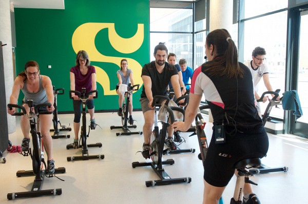 Travailler &agrave; l&rsquo;UdeS permet de profiter d&rsquo;une vie de campus anim&eacute;e et d&rsquo;un vaste choix d&rsquo;activit&eacute;s.