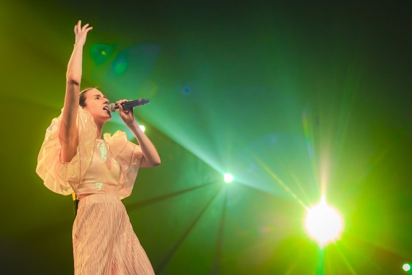 Amay Laoni a interpr&eacute;t&eacute; une composition cr&eacute;&eacute;e uniquement pour la grande ambassadrice.