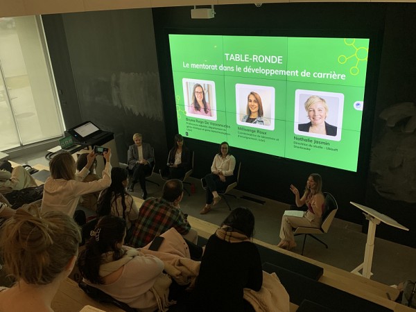 Une table ronde sur le mentorat et le d&eacute;veloppement de carri&egrave;re s&rsquo;est tenue o&ugrave; les participantes ont discut&eacute; de leur vision du mentorat.