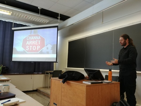 Philippe Charland enseigne&nbsp;la langue ab&eacute;nakise dans le cadre d'un cours offert par le Centre de langues.