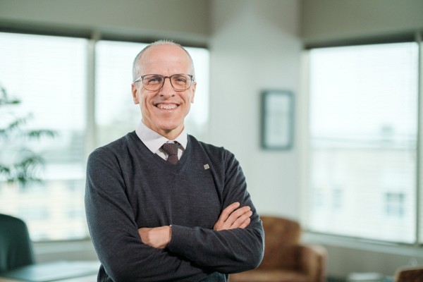 Le recteur, le professeur Pierre Cossette