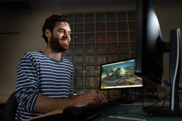 Que ce soit pour la planification et le d&eacute;veloppement du territoire, la gestion des enjeux environnementaux, la gestion du r&eacute;seau d'aqueduc ainsi que du r&eacute;seau &eacute;lectrique, la s&eacute;curit&eacute; publique (inondations, risques naturels, etc.) ainsi que dans la conception d'outils d'information interactifs destin&eacute;s aux citoyens, la g&eacute;omatique est au service de la province.