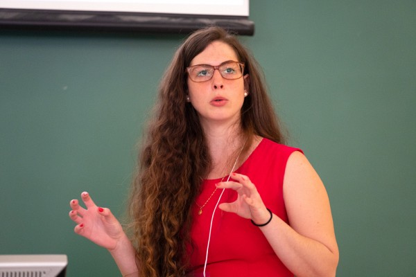 Ada Luna Salita, &eacute;tudiante &agrave; la ma&icirc;trise en &eacute;tudes fran&ccedil;aises, cheminement en linguistique, &agrave; l'UdeS.