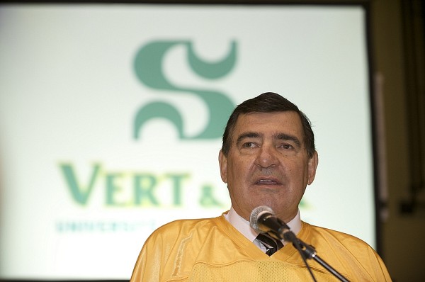 Serge Savard a rev&ecirc;tu les couleurs de l'UdeS