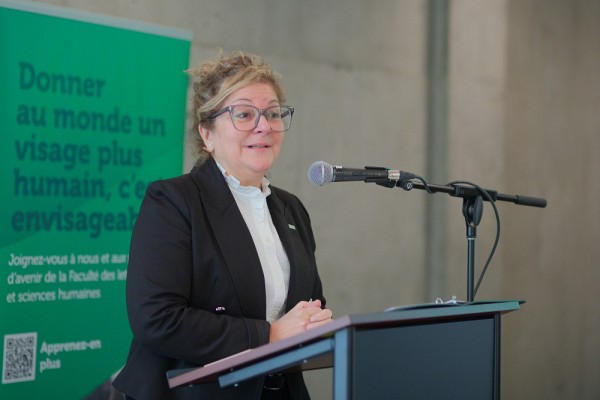 La professeure Anick Lessard, doyenne de la Facult&eacute; des lettres et sciences humaines