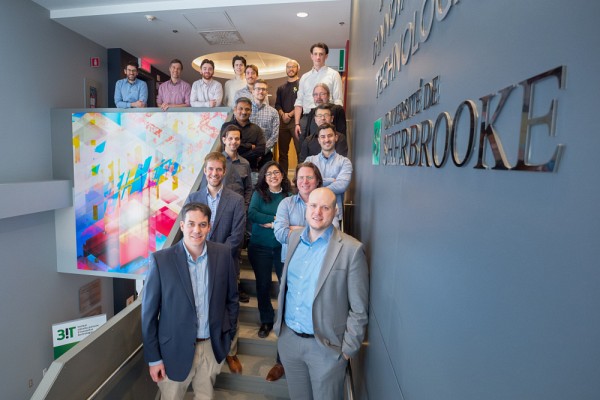 Compos&eacute;e de chercheurs universitaires et de professionnels de l&rsquo;industrie, l'&eacute;quipe de la chaire favorisera le d&eacute;veloppement d&rsquo;innovations durables sur toute la cha&icirc;ne de puissance de la propulsion &eacute;lectrique.