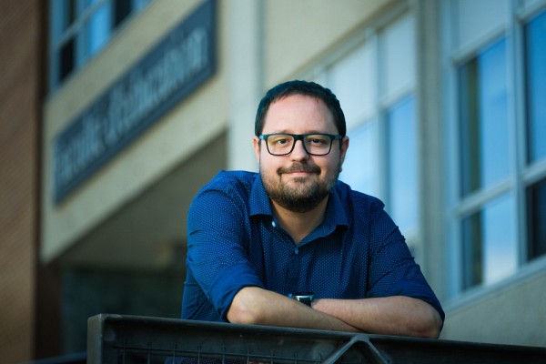 Titulaire d&rsquo;un doctorat en psychobiologie de l&rsquo;Universit&eacute; de S&atilde;o Paulo, l&rsquo;une des plus grandes universit&eacute;s d&rsquo;Am&eacute;rique latine, Gabriel Arantes Tiraboschi a r&eacute;alis&eacute; son doctorat sur les effets des jeux vid&eacute;o sur les capacit&eacute;s cognitives des jeunes.