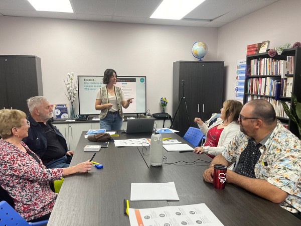 Une s&eacute;ance de travail avec des personnes apprenantes chez Alphare