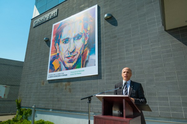 Le recteur, Pierre Cossette, pendant la c&eacute;r&eacute;monie d'inauguration.