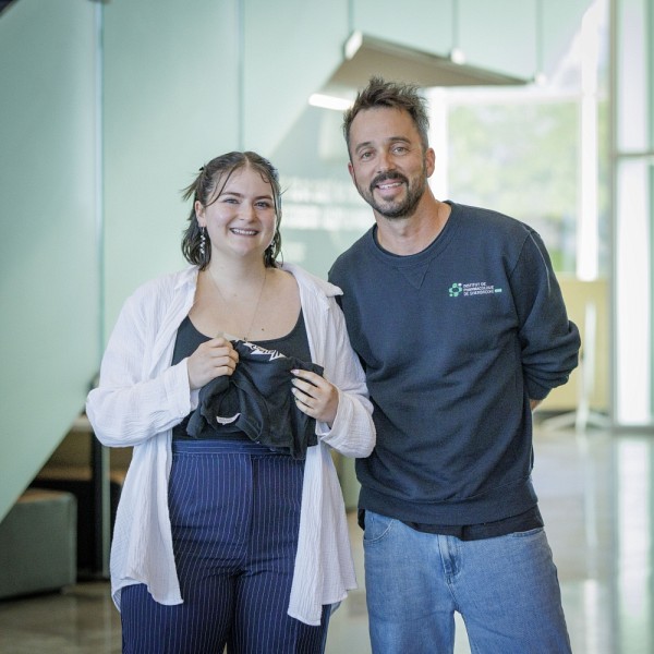 Am&eacute;lia Drouin, accompagn&eacute;e de J&eacute;r&ocirc;me C&ocirc;t&eacute;