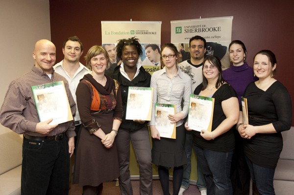 Les r&eacute;cipiendaires Michel Goyette et &Eacute;tienne Myette C&ocirc;t&eacute;, Isabelle Dionne, vice-doyenne aux &eacute;tudes sup&eacute;rieures, et les r&eacute;cipiendaires Bertine Jean, Audrey Asselin, Imed Lakhdara, Josianne Corriveau, Pascale Delisle et Marie-&Egrave;ve Dumouchel.