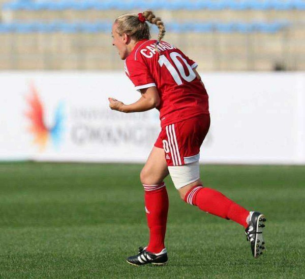 Audrey Lagarde dans l'uniforme d'&Eacute;quipe Canada il y a deux ans, lors des Universiades de 2017 en Cor&eacute;e du Sud.