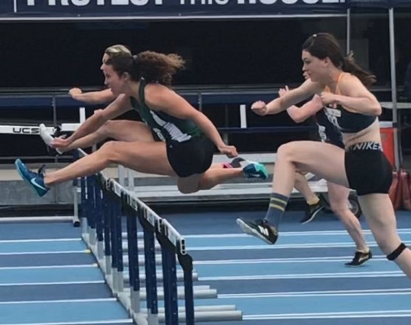 Maude L&eacute;veill&eacute; lors de l'&eacute;preuve de sprint-haies.