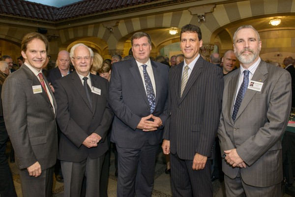 Pr Daniel Proulx, les honorables juges Albert Gobeil (&agrave; la retraite) et Louis Dionne, Me Louis Marquis et Me Neville-Warren Cloutier.