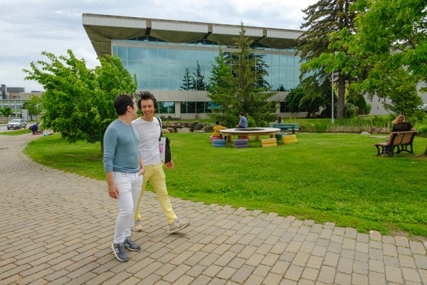 L'&eacute;quit&eacute;, la diversit&eacute; et l'inclusion (&Eacute;DI) sont en phase avec la vision, la mission et la communaut&eacute; de l'UdeS.