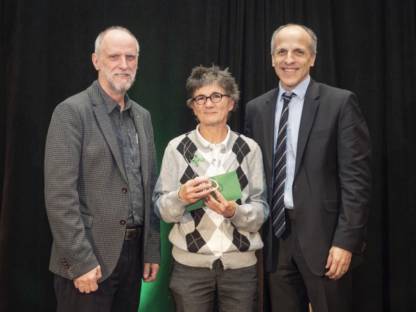 Lise Charbonneau, prix Qualit&eacute; de service.