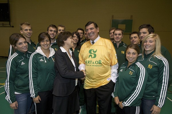 En 2010, Serge Savard devient pr&eacute;sident de la nouvelle Corporation &eacute;tudes-sports.