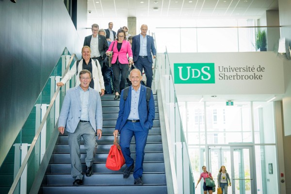 La visite du CNRS s&rsquo;est poursuivie au Pavillon de sant&eacute; de pr&eacute;cision et de recherche translationnelle (PSPRT), une des plus r&eacute;centes infrastructures de pointe en recherche &agrave; l&rsquo;UdeS.