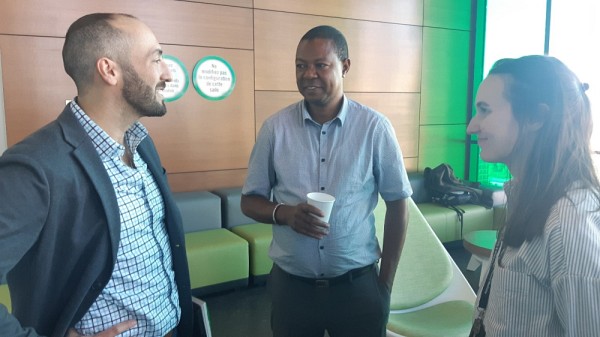 Dr Drissa Sidib&eacute; en compagnie des Pr David-Martin Milot et Pre Ann Isabelle Gr&eacute;goire au campus de Longueuil lors d&rsquo;une mission de perfectionnement au Qu&eacute;bec (Juin, 2023).