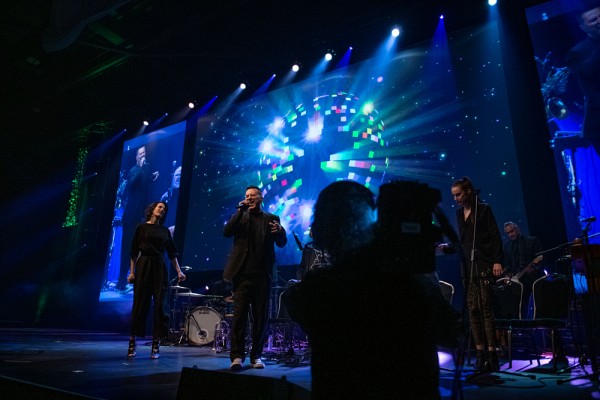 Paul Purcell et St&eacute;phanie B&eacute;dard ont interpr&eacute;t&eacute; une chanson parmi les favorites de madame Thibault&nbsp;:&nbsp;I will survive.