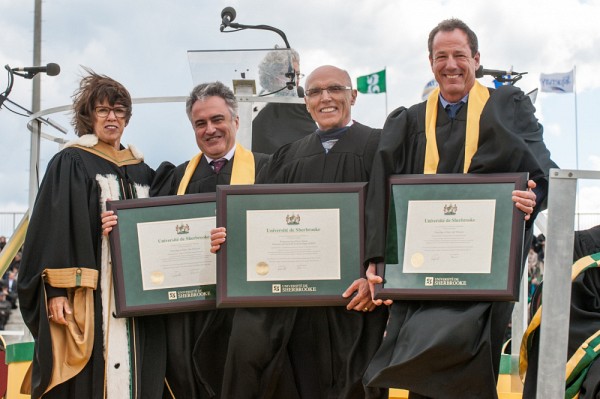 R&eacute;cipiendaires du Prix Grande Distinction &agrave; une organisation qui refl&egrave;te les valeurs de l'Universit&eacute;. De g &agrave; d :&nbsp;la rectrice, professeure Luce Samoisette, M. Laurent Amar, Pr Jean-Pierre Adoul et M. Sylvain Desjardins.