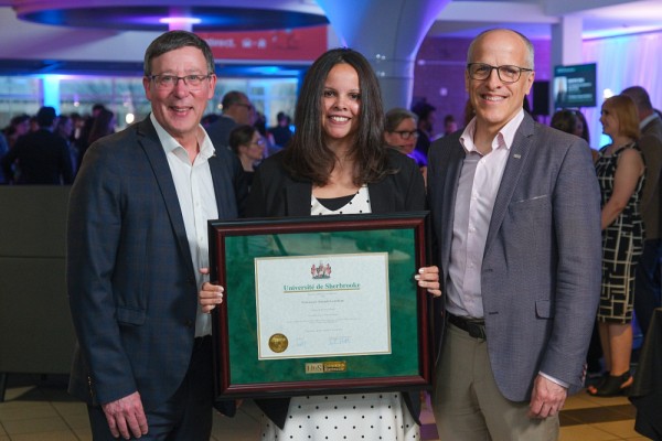 Amanda Guimbeau est professeure au D&eacute;partement d&rsquo;&eacute;conomique de l&rsquo;&Eacute;cole de gestion.&nbsp;Elle est laur&eacute;ate du Prix de la recherche et de la cr&eacute;ation dans la cat&eacute;gorie Sciences humaines et sociales pour sa publication Salinit&eacute; des oc&eacute;ans, sant&eacute; des jeunes enfants et adaptation, parue dans&nbsp;le Journal of Environmental&nbsp;Economics and Management et s&eacute;lectionn&eacute;e parmi les&nbsp;Research Highlights d&rsquo;avril 2024 de la revue&nbsp;Nature Climate Change. Cette &eacute;tude a &eacute;t&eacute; men&eacute;e en collaboration avec Xinde James Ji de l&rsquo;Universit&eacute; de Floride, Zi Long et Nidhiya Menon de l&rsquo;Universit&eacute; de Brandeis.