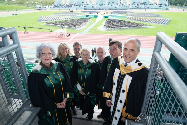 La direction de l'UdeS se pr&eacute;pare &agrave; accueillir plus de 12 000 invit&eacute;es et invit&eacute;s &agrave; l'occasion de la tr&egrave;s attendue Collation des grades 2019