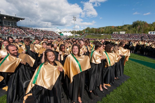 Les dipl&ocirc;m&eacute;s de la collation des grades 2016.