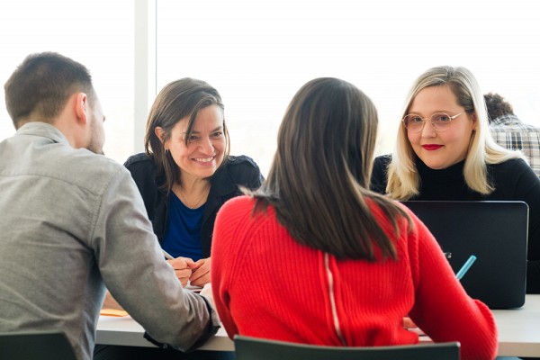 Les membres de la Chaire pour les femmes en sciences et g&eacute;nie du Qu&eacute;bec, dont sa titulaire, la Pre Eve&nbsp;Langelier (&agrave; gauche)