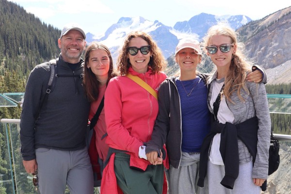 Juliette Paradis (&agrave; droite) et sa famille.
