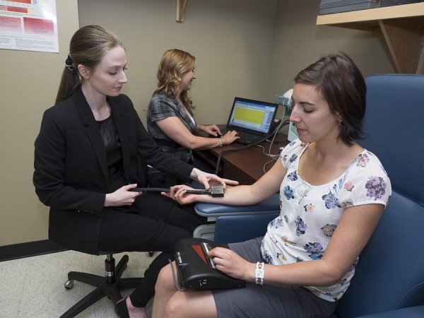 Dans le laboratoire de Guillaume L&eacute;onard,son &eacute;quipe &eacute;tudie les effets de la douleursur le syst&egrave;me nerveux et le cerveau.