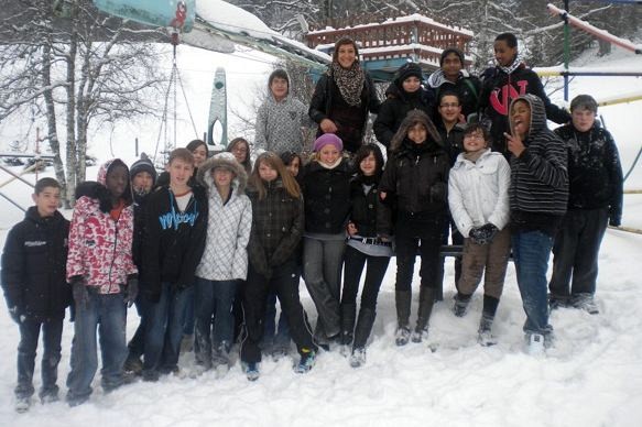 Constance Denis entour&eacute;e de son groupe d&rsquo;&eacute;l&egrave;ves de la classe pr&eacute;professionnelle
