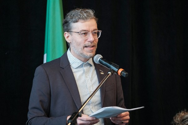 Dans le cadre de ses recherches, le Pr Wim Remysen s'int&eacute;resse &agrave; la variation et au changement du fran&ccedil;ais en usage au Qu&eacute;bec ainsi&nbsp;qu'aux repr&eacute;sentations linguistiques des Qu&eacute;b&eacute;coises et des Qu&eacute;b&eacute;cois.