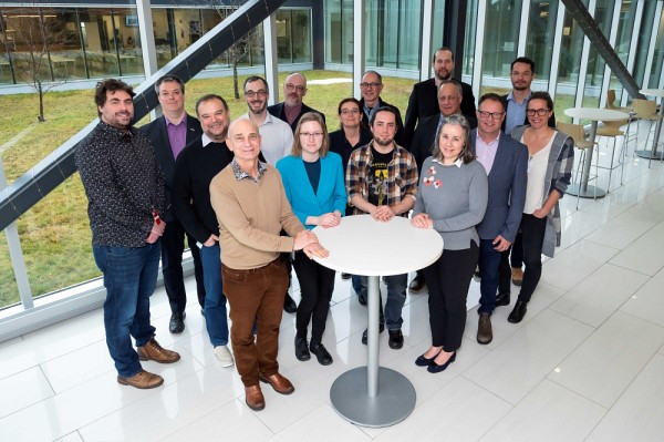 Le projet mobilise plusieurs partenaires partageant la m&ecirc;me vision de d&eacute;velopper des r&eacute;sines &eacute;poxy biosourc&eacute;es innovantes qui contribueront &agrave; r&eacute;duire les impacts sur l&rsquo;environnement.