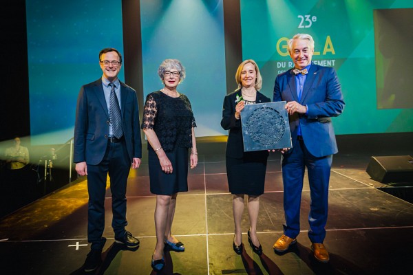 H&eacute;l&egrave;ne Boisjoly a re&ccedil;u le titre d'ambassadrice de la Facult&eacute; de m&eacute;decine et des sciences de la sant&eacute;.