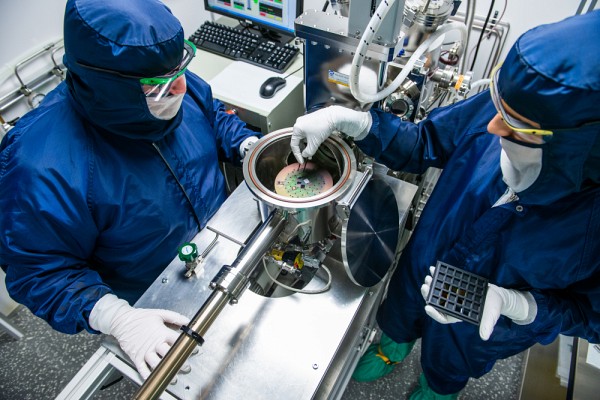 Une des salles blanches de l'Institut interdisciplinaire d'innovation technologique (3IT) de l'Universit&eacute; de Sherbrooke