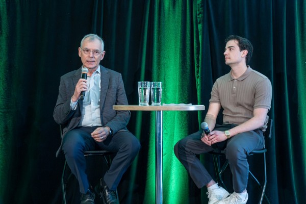 Jean Morin,&nbsp;ing&eacute;nieur et instigateur du Fonds Famille Jean Morin; Simon Lapointe, dipl&ocirc;m&eacute; de la Facult&eacute; de g&eacute;nie.