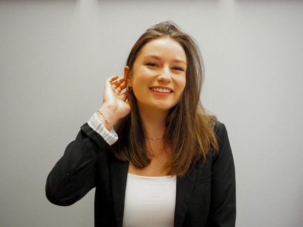 Mathilde Lemay est une &eacute;tudiante de deuxi&egrave;me ann&eacute;e en communication marketing. Elle effectue son stage chez Francophonie jeunesse de l'Alberta &agrave; Edmonton.