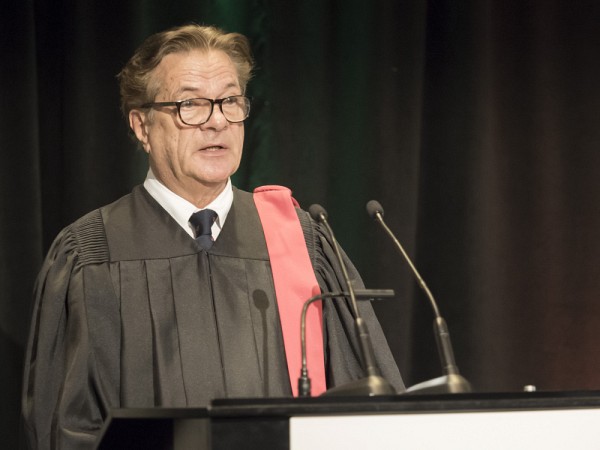 L'&eacute;loge r&eacute;dig&eacute; et lu &nbsp;par le professeur Herv&eacute; Cassan a &eacute;t&eacute; des plus touchant.