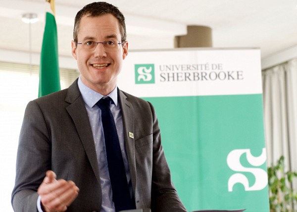 Le Dr Etienne Richer, directeur scientifique associ&eacute; de l'Institut de g&eacute;n&eacute;tique des Instituts de recherche en sant&eacute; du Canada (IRSC).