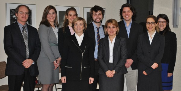 Les membres du jury en compagnie des quatre participants.